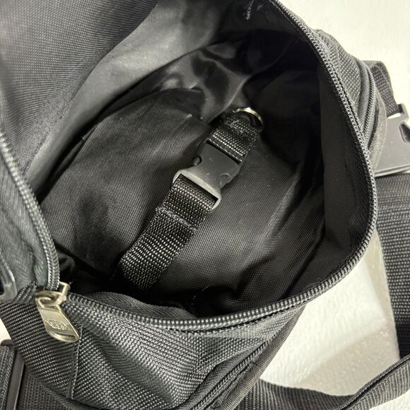 Bulldog Cases Black Medium Fanny Pack Holster Model BD-860 Ambidextrous Nylon - Picture 7 of 11